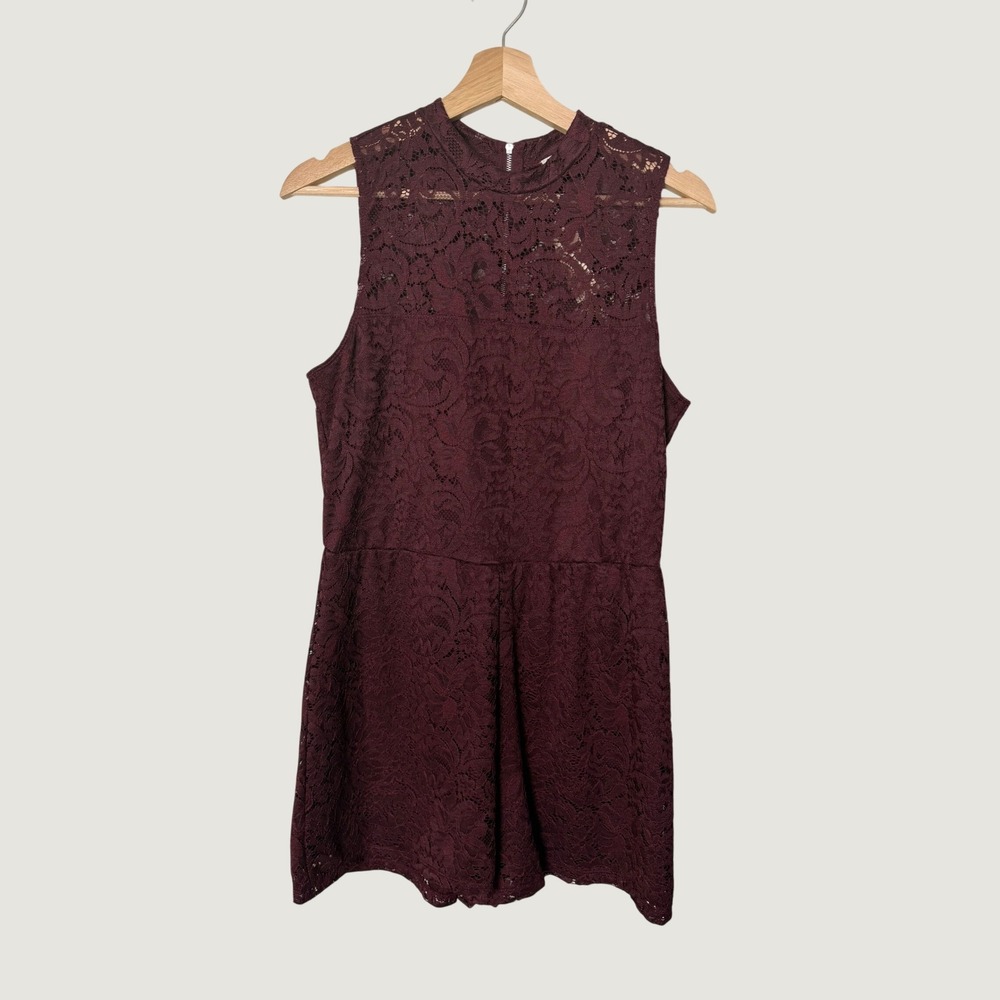 NWT Garage Lace Mock Neck‎ Romper Fig Burgundy Maroon Sleeveless Size L NWT